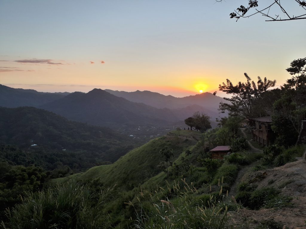Sonnenuntergang über dem Tal von Minca
