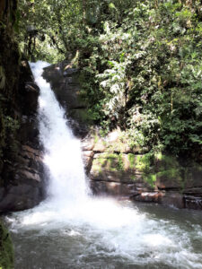 Erster Wasserfall in Salento